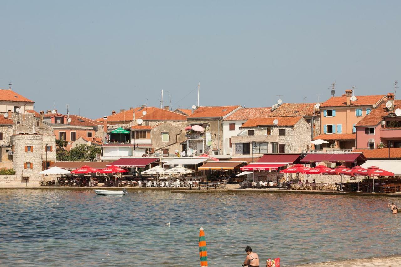 Downtown Beach Apartments Umag Exteriör bild