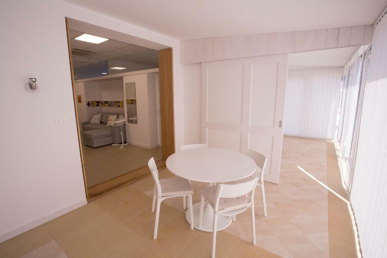 Downtown Beach Apartments Umag Exteriör bild